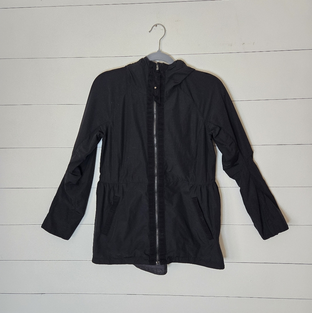 Lululemon Reversible Light Weight Hooded   jacket. Size 4